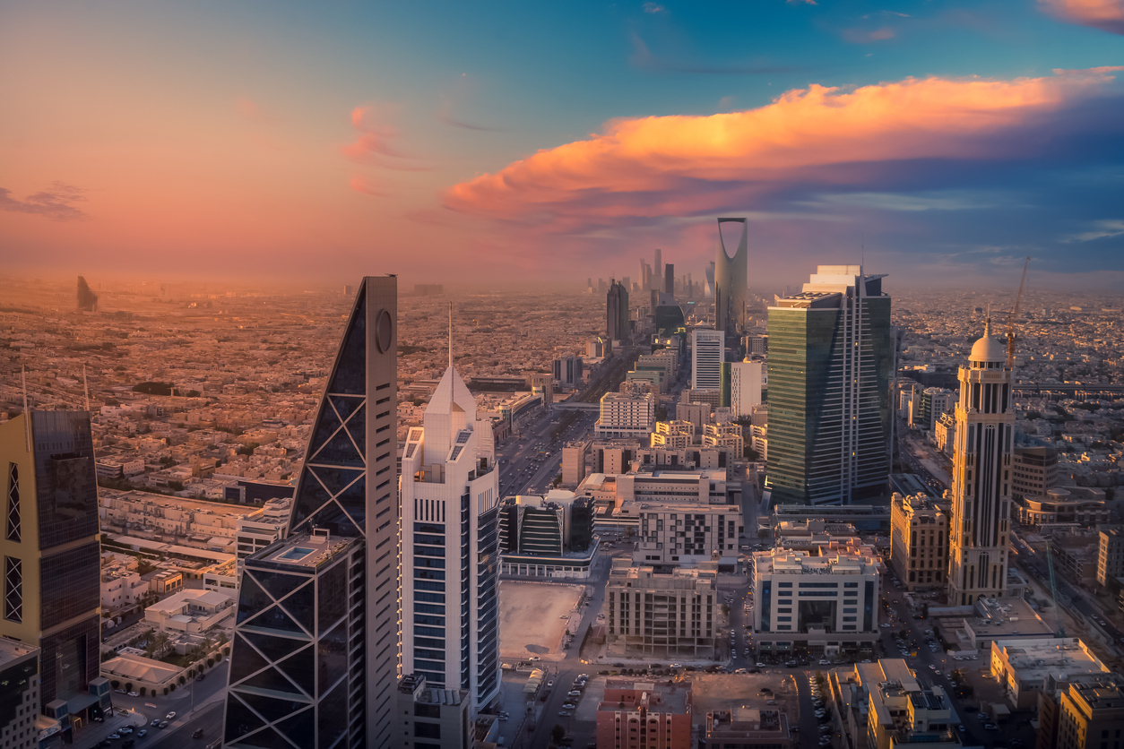 kingdom of saudi arabia landscape at night riyadh tower kingdom center kingdom tower riyadh skyline riyadh at night